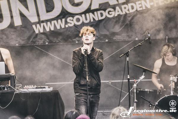 Aufruf zum Tanzen - Fotos: Exclusive live beim Soundgarden Festival 2014 