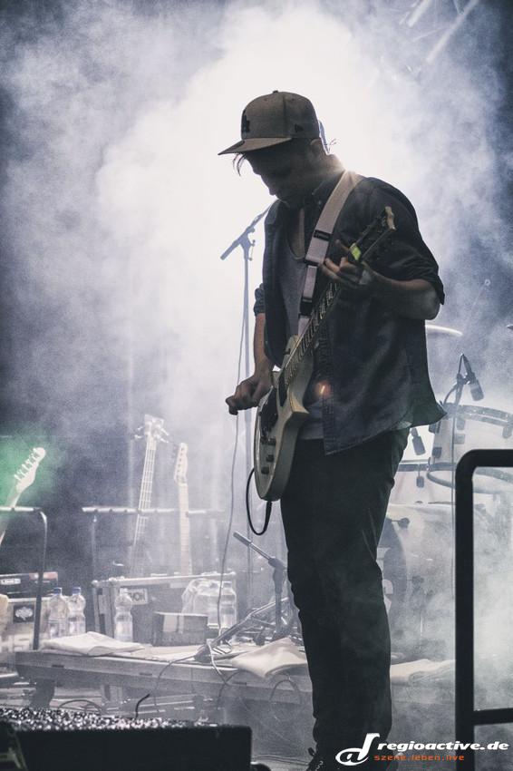 His Statue Falls (live beim Soundgarden Festival, 2014)