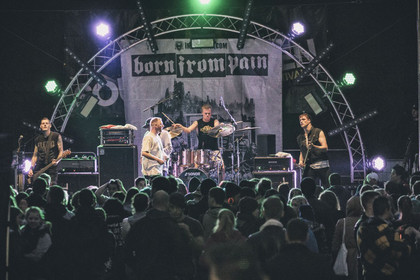 Überraschung - Fotos: Born From Pain live beim Soundgarden Festival 2014 